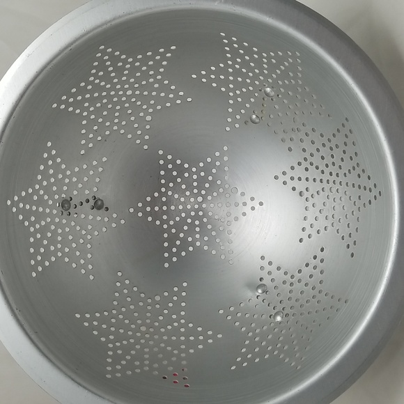 Vintage Seven Star Aluminum Colander - Picture 7 of 12